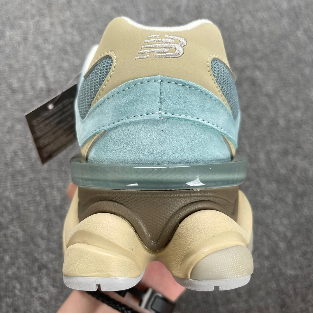 [AY] New Balance 9060